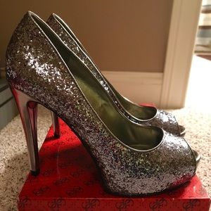 Beautiful silver sequins heels!
